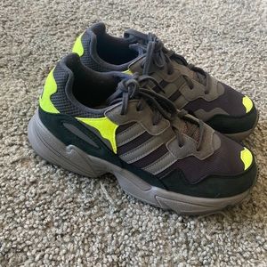 Adidas sneakers size 7 womens